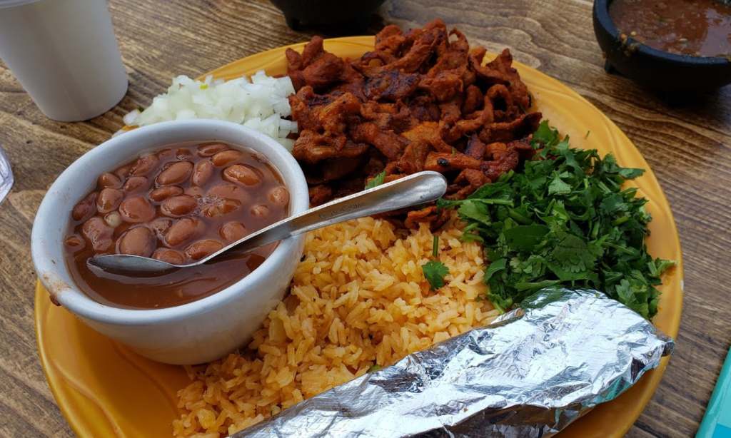 Tres Hermanas al pastor plate