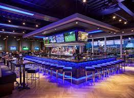 topgolf sports bar